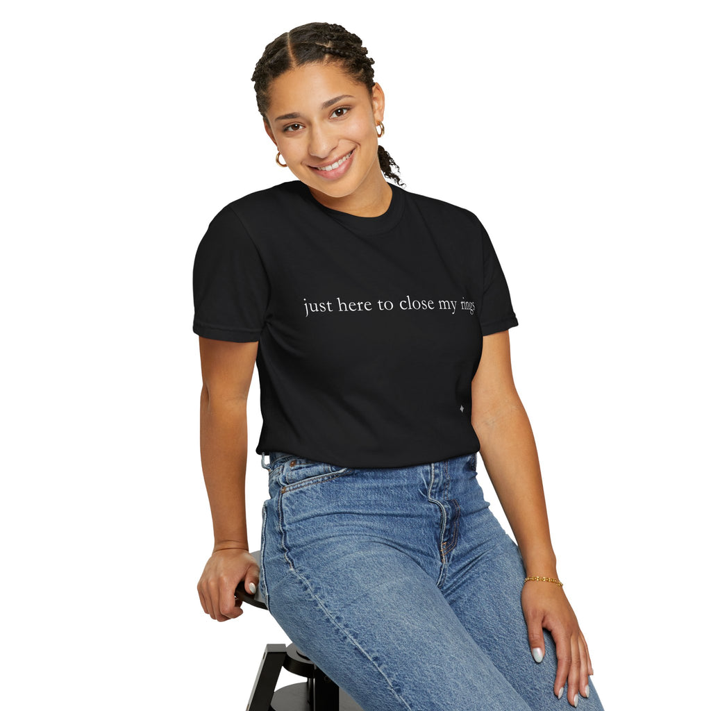 "Just Here To Close My Rings" T-Shirt - Trendy Apple Watch Fitness Tee