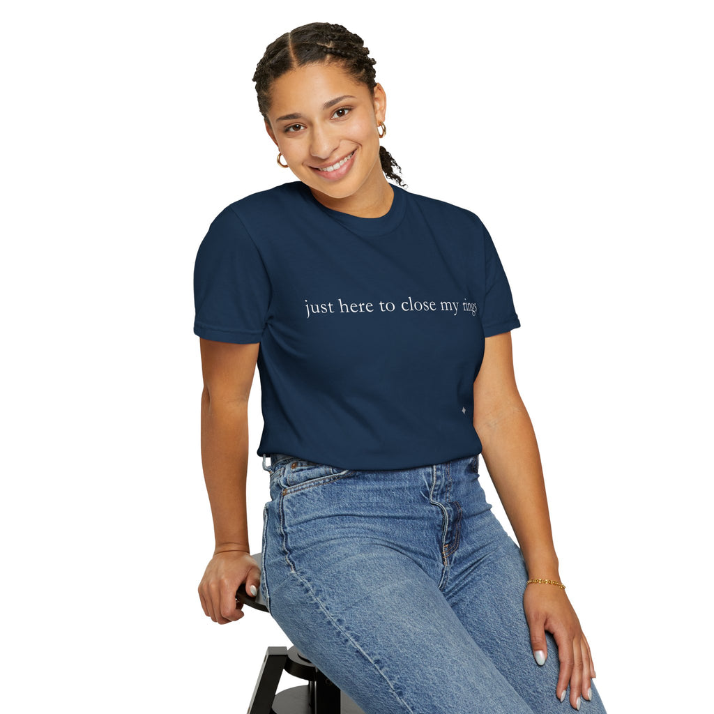 "Just Here To Close My Rings" T-Shirt - Trendy Apple Watch Fitness Tee