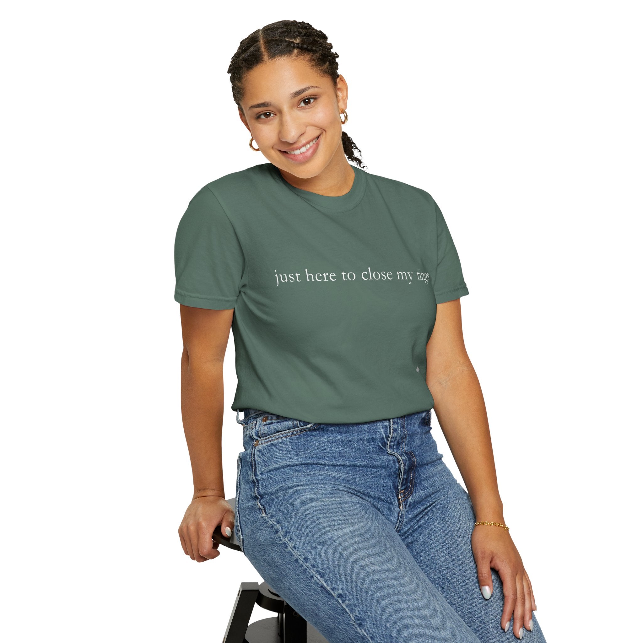 "Just Here To Close My Rings" T-Shirt - Trendy Apple Watch Fitness Tee
