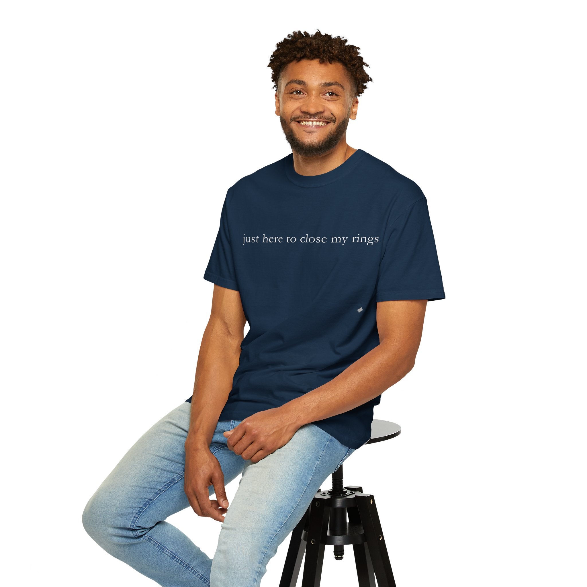 "Just Here To Close My Rings" T-Shirt - Trendy Apple Watch Fitness Tee